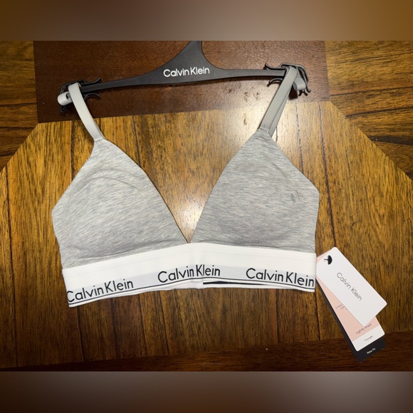 NWT CLAVIN KLEIN  2 WAY STRAPS CONVENCIONAL & Cross back SIZE XS pad removal - Picture 3 of 6